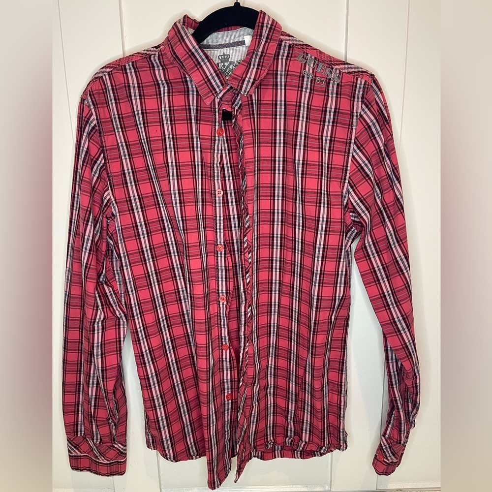 Guess Slim Fit Red/Black Plaid Button Down Size Men’s Small Preloved